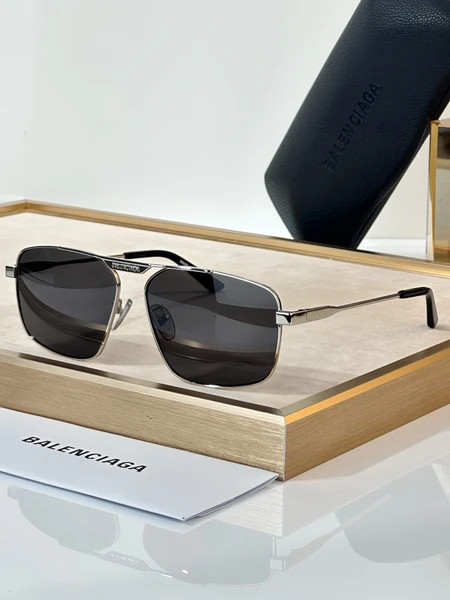 عینک آفتابی زنانه برند بالنسیاگا ( BALENCIAGA ) مدل BB0418SK | ساخت کشور چین (OEM BY CHINA)
