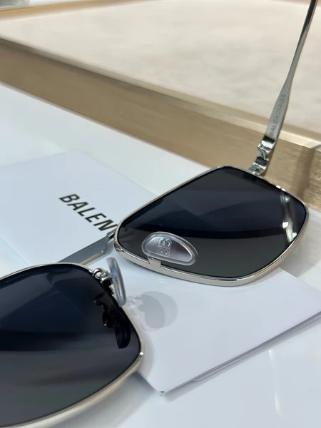 عینک آفتابی زنانه برند بالنسیاگا ( BALENCIAGA ) مدل BB0418SK | ساخت کشور چین (OEM BY CHINA)
