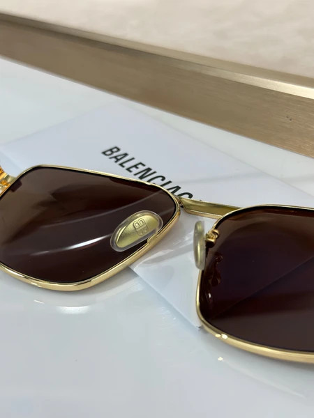 عینک آفتابی زنانه برند بالنسیاگا ( BALENCIAGA ) مدل BB0418SK | ساخت کشور چین (OEM BY CHINA)