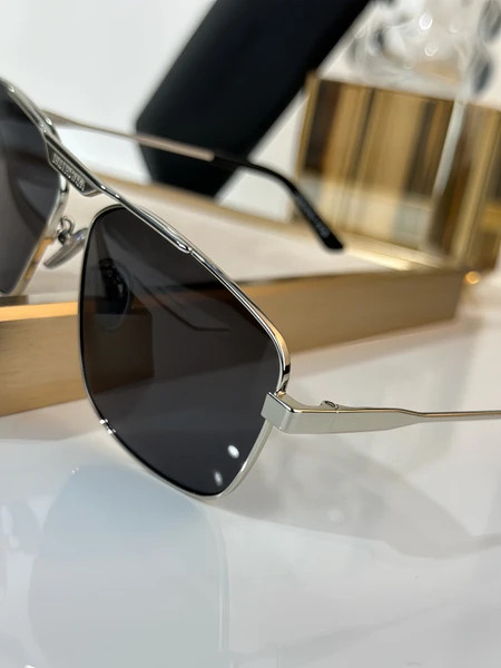 عینک آفتابی زنانه برند بالنسیاگا ( BALENCIAGA ) مدل BB0418SK | ساخت کشور چین (OEM BY CHINA)