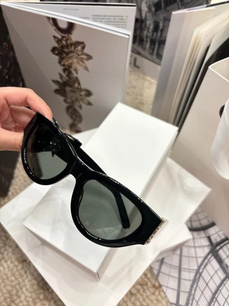 عینک آفتابی زنانه برند وای اس ال ( YSL ) مدل M94 | ساخت کشور چین (OEM BY CHINA)
