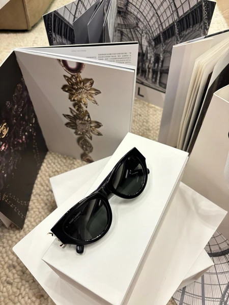 عینک آفتابی زنانه برند وای اس ال ( YSL ) مدل M94 | ساخت کشور چین (OEM BY CHINA)