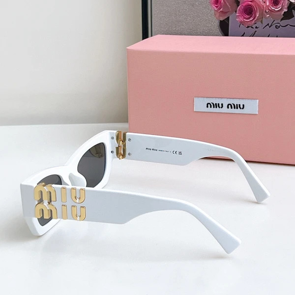 عینک آفتابی زنانه برند میومیو ( MIUMIU ) مدل SMU09W | ساخت کشور چین (OEM BY CHINA)