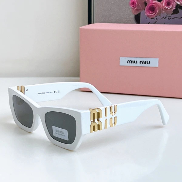 عینک آفتابی زنانه برند میومیو ( MIUMIU ) مدل SMU09W | ساخت کشور چین (OEM BY CHINA)
