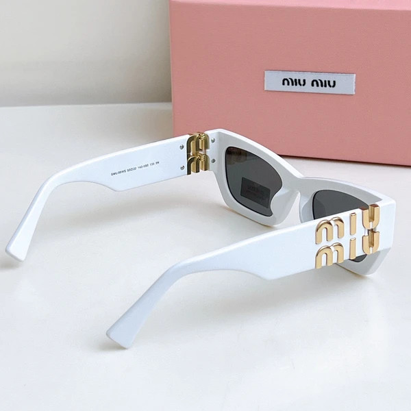 عینک آفتابی زنانه برند میومیو ( MIUMIU ) مدل SMU09W | ساخت کشور چین (OEM BY CHINA)