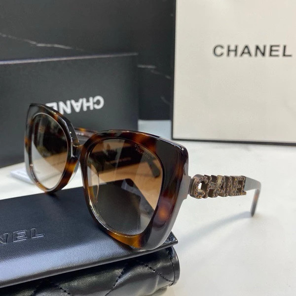 عینک آفتابی زنانه برند شنل ( CHANEL ) مدل CH5422 | ساخت کشور چین (OEM BY CHINA)