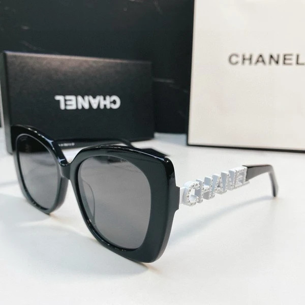 عینک آفتابی زنانه برند شنل ( CHANEL ) مدل CH5422 | ساخت کشور چین (OEM BY CHINA)