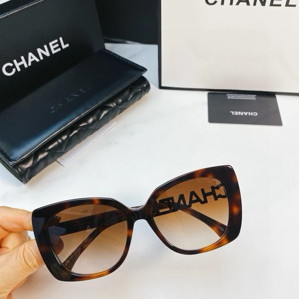 عینک آفتابی زنانه برند شنل ( CHANEL ) مدل CH5422 | ساخت کشور چین (OEM BY CHINA)
