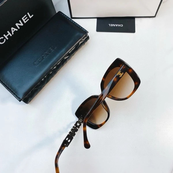 عینک آفتابی زنانه برند شنل ( CHANEL ) مدل CH5422 | ساخت کشور چین (OEM BY CHINA)