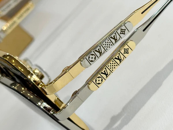 عینک آفتابی زنانه برند لویی ویتون ( LOUIS VUITTON ) مدل LV Z1987U | ساخت کشور چین (OEM BY CHINA)