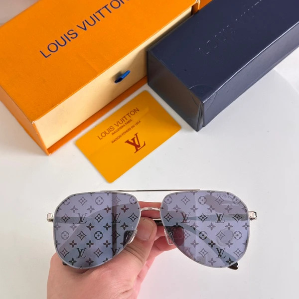 عینک آفتابی زنانه برند لویی ویتون ( LOUIS VUITTON ) مدل LV Z1987U | ساخت کشور چین (OEM BY CHINA)