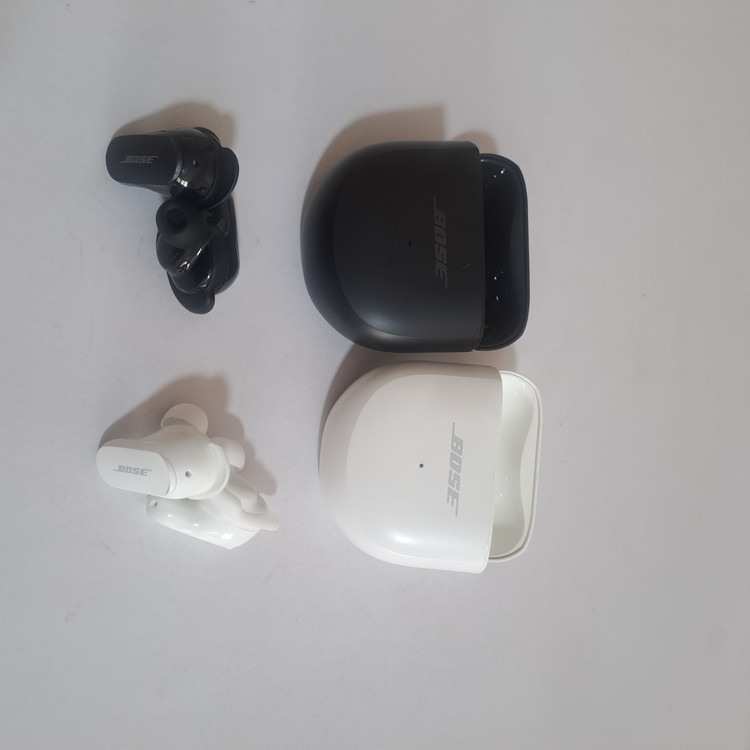 ایرپاد بلوتوثی برند BOSE مدل QuietComfort II | دارای نویز کنسلینگ | سازگار با ایفون و اندروید